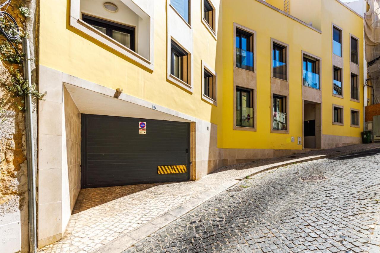 110m2 Flat, Large Terrace With A View And A Garden * Lisbon